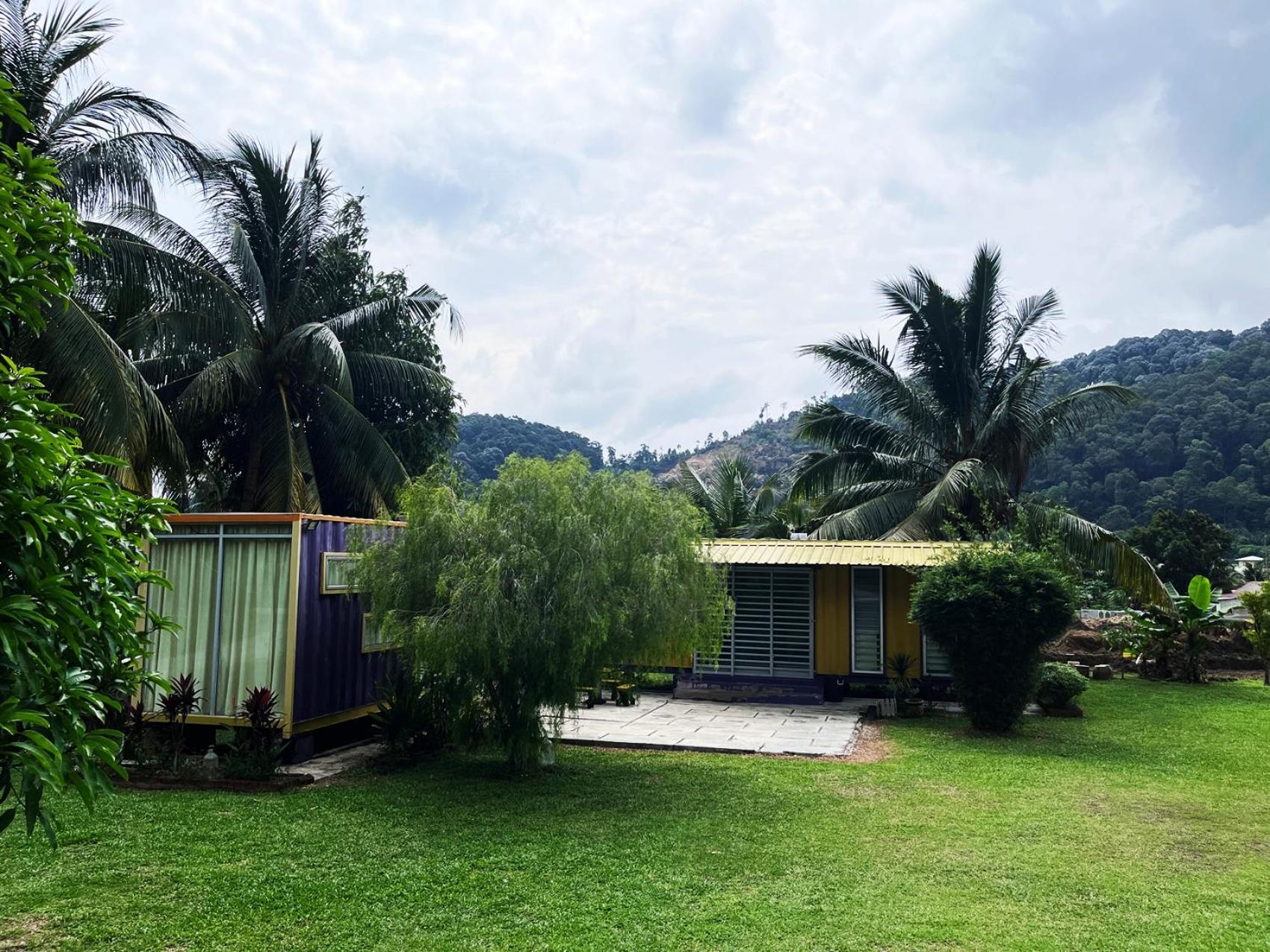 Purple Cube At Lumut Cube Homestay Kontena Εξωτερικό φωτογραφία