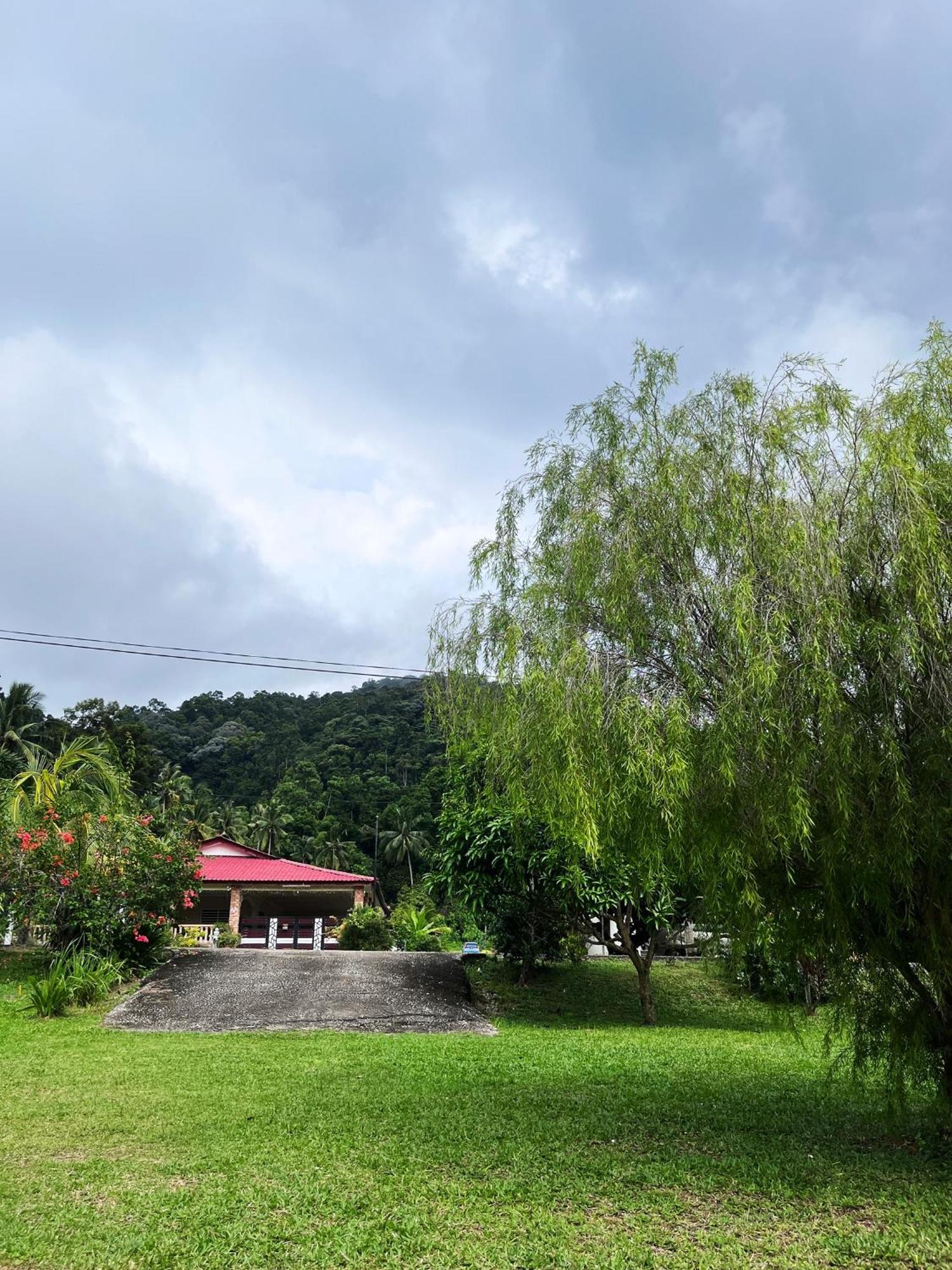 Purple Cube At Lumut Cube Homestay Kontena Εξωτερικό φωτογραφία